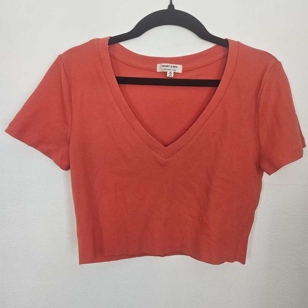 HEART & HIPS Orange Ribbed V Neck Crop Top Short Sleeve Casual Women's M NWOT
